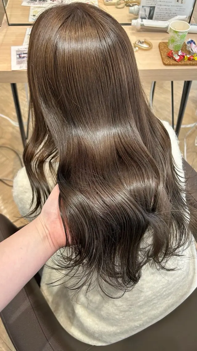 ロング カラー カット ヘアカラー トリートメント 砂野 真璃奈のヘアスタイル