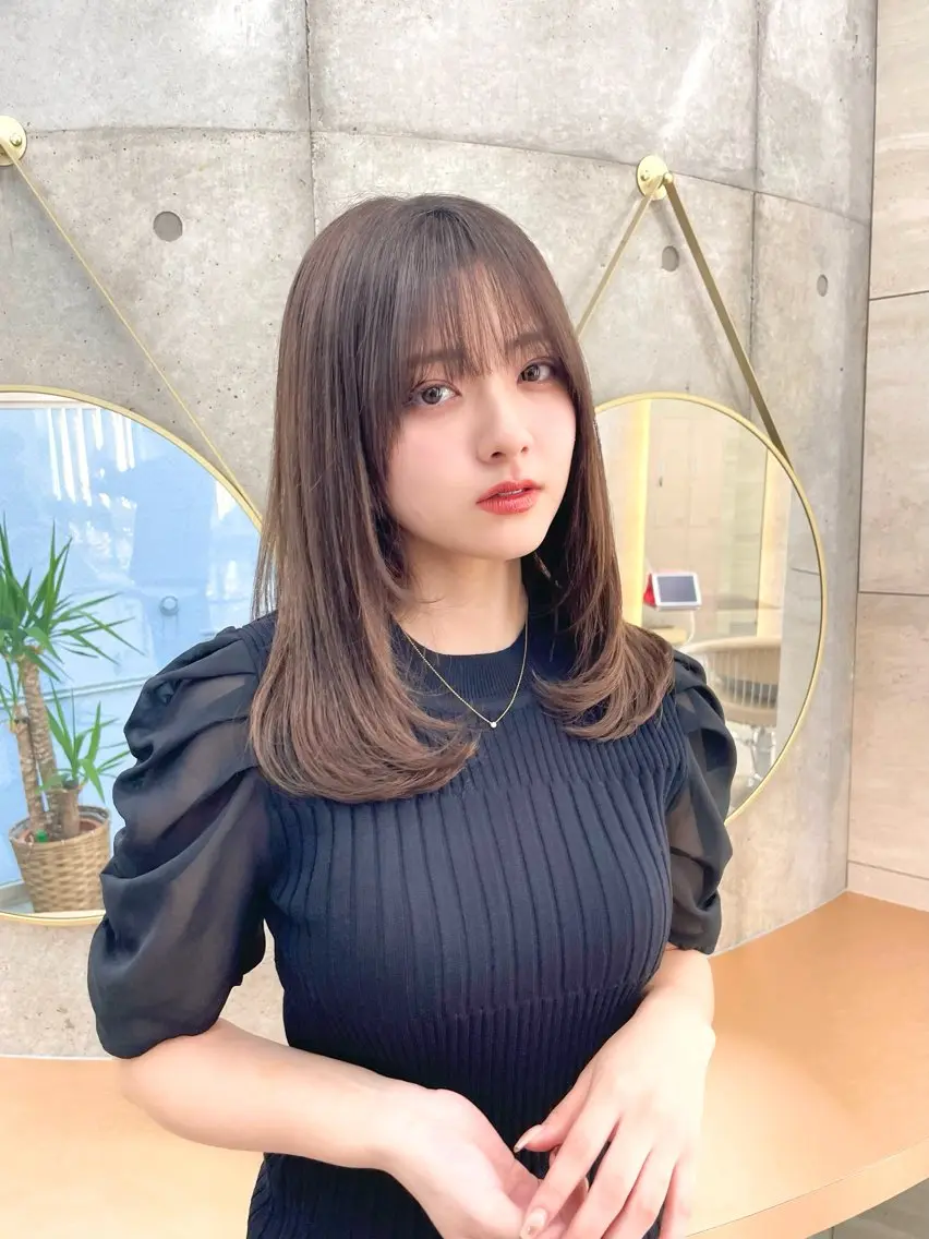セミロング カラー カット ヘアカラー トリートメント 韓国ヘア🇰🇷 レイヤー/芝春樹のヘアスタイル