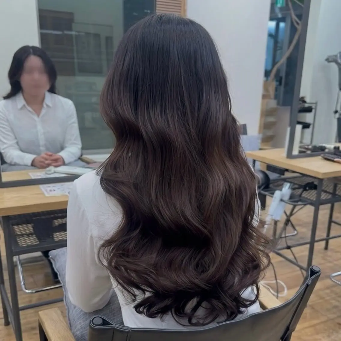 ロング パーマ トリートメント デジタルパーマ カット パーマ ハイトーン/デザイン カラー山下莉歩のヘアスタイル