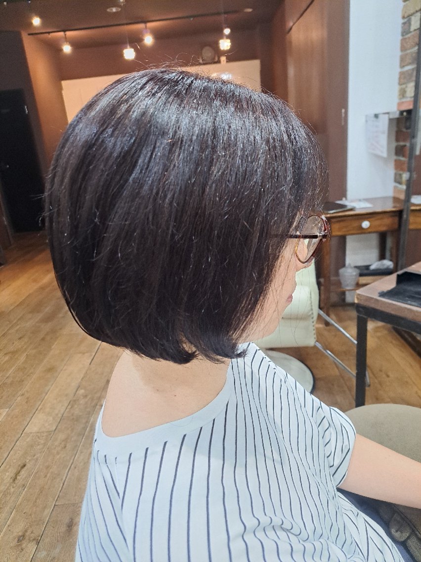 ショート ワンレンボブ ボブ クボ タのヘアスタイル