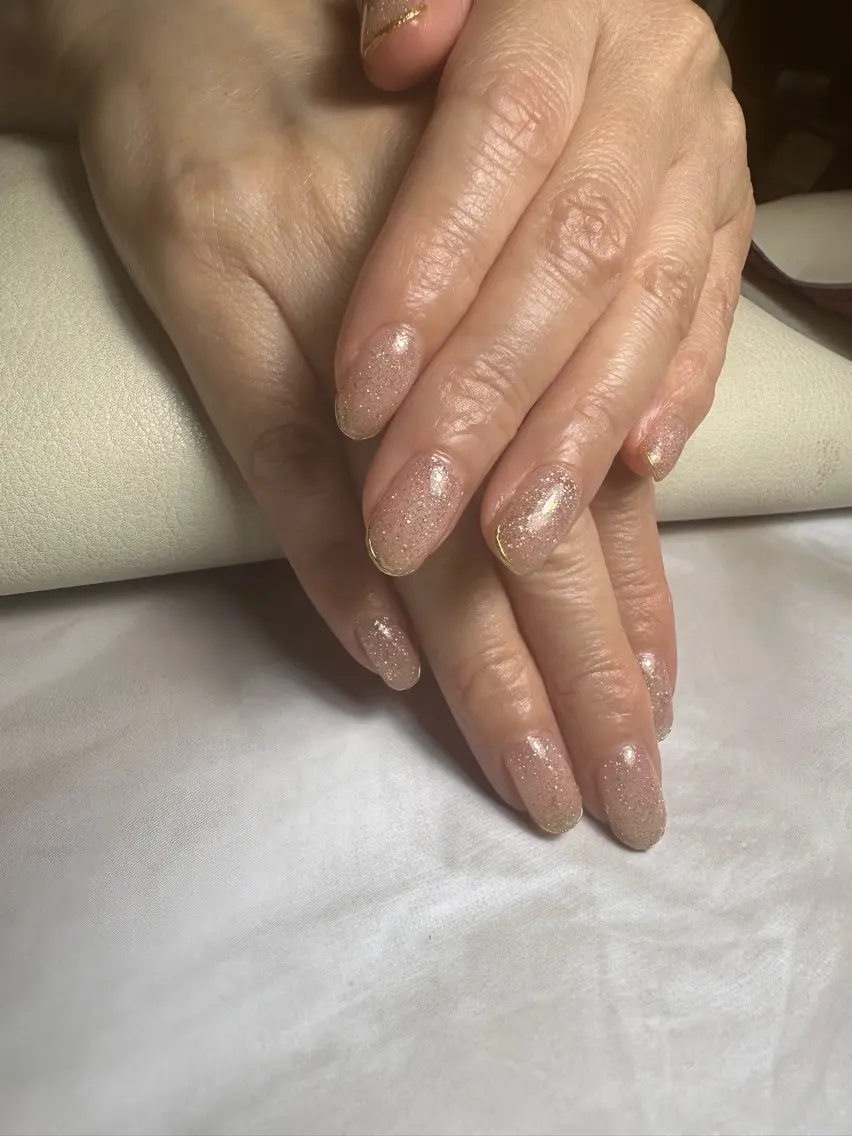 ネイル クリアネイル フラッシュネイル ゴールド ハンドネイル ハンドケア 木村 千晴のネイルデザイン