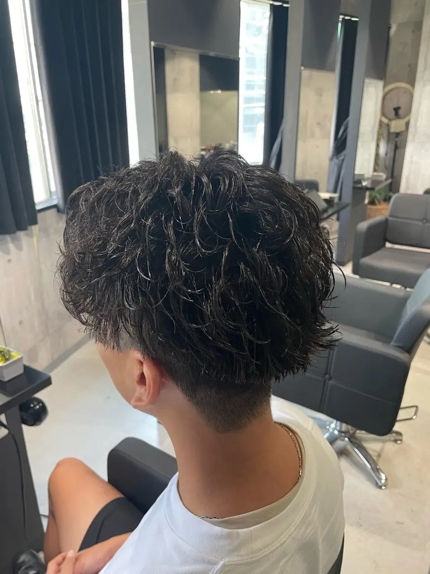 ショート カラー パーマ メンズ メンズパーマ _WHITE / KENTOのヘアスタイル