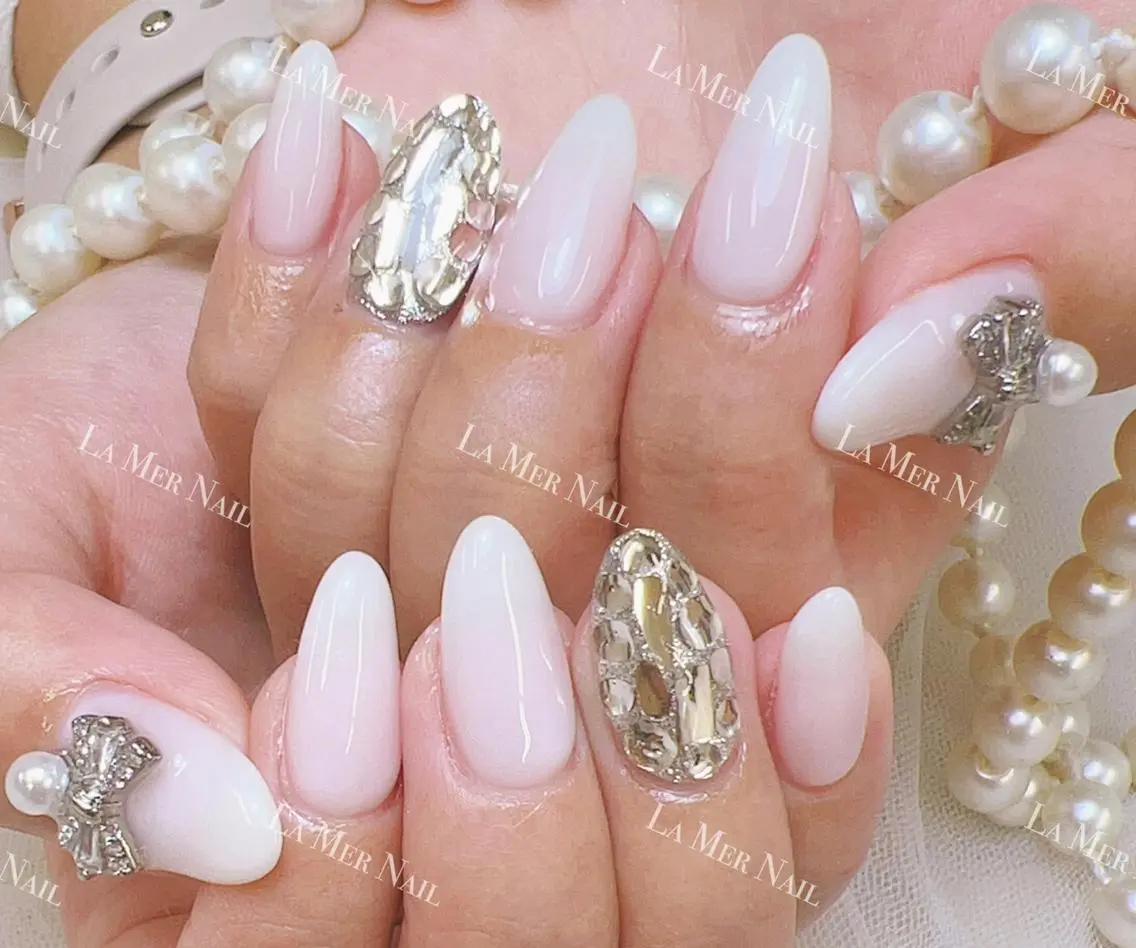 💅2本ストーン埋め尽くしコース💞他ワンカラーorラメグラ💞¥5200の写真