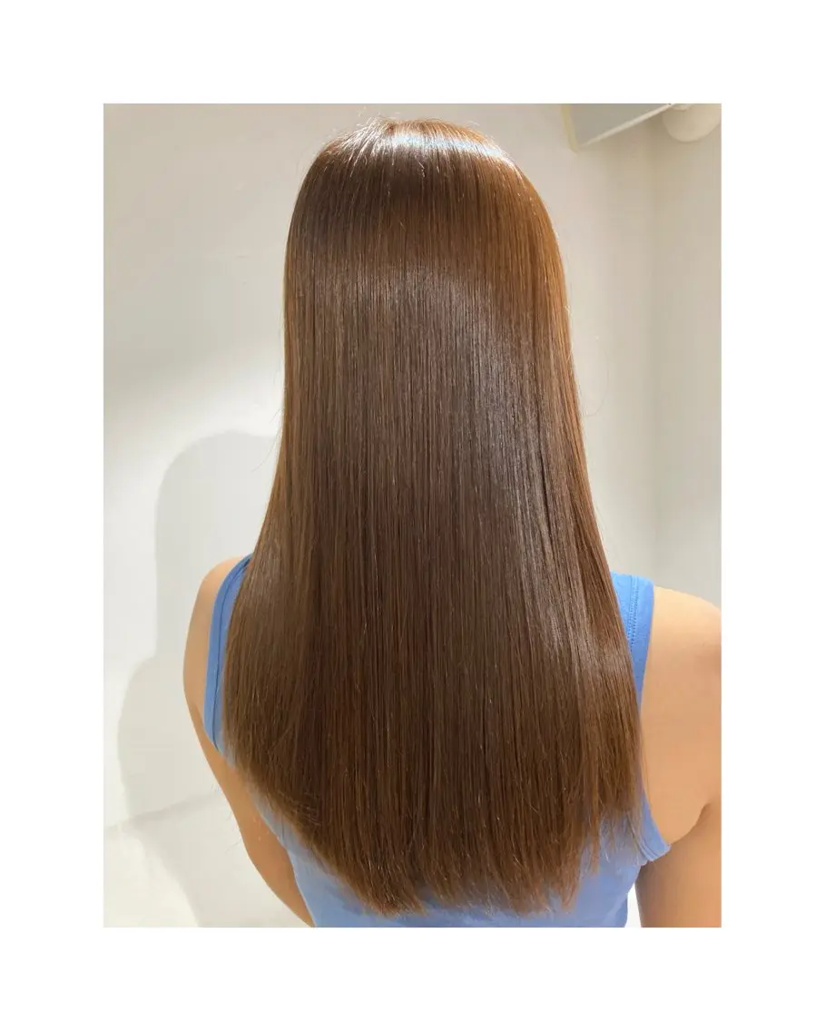 ロング Jura／ レイヤーカットのヘアスタイル