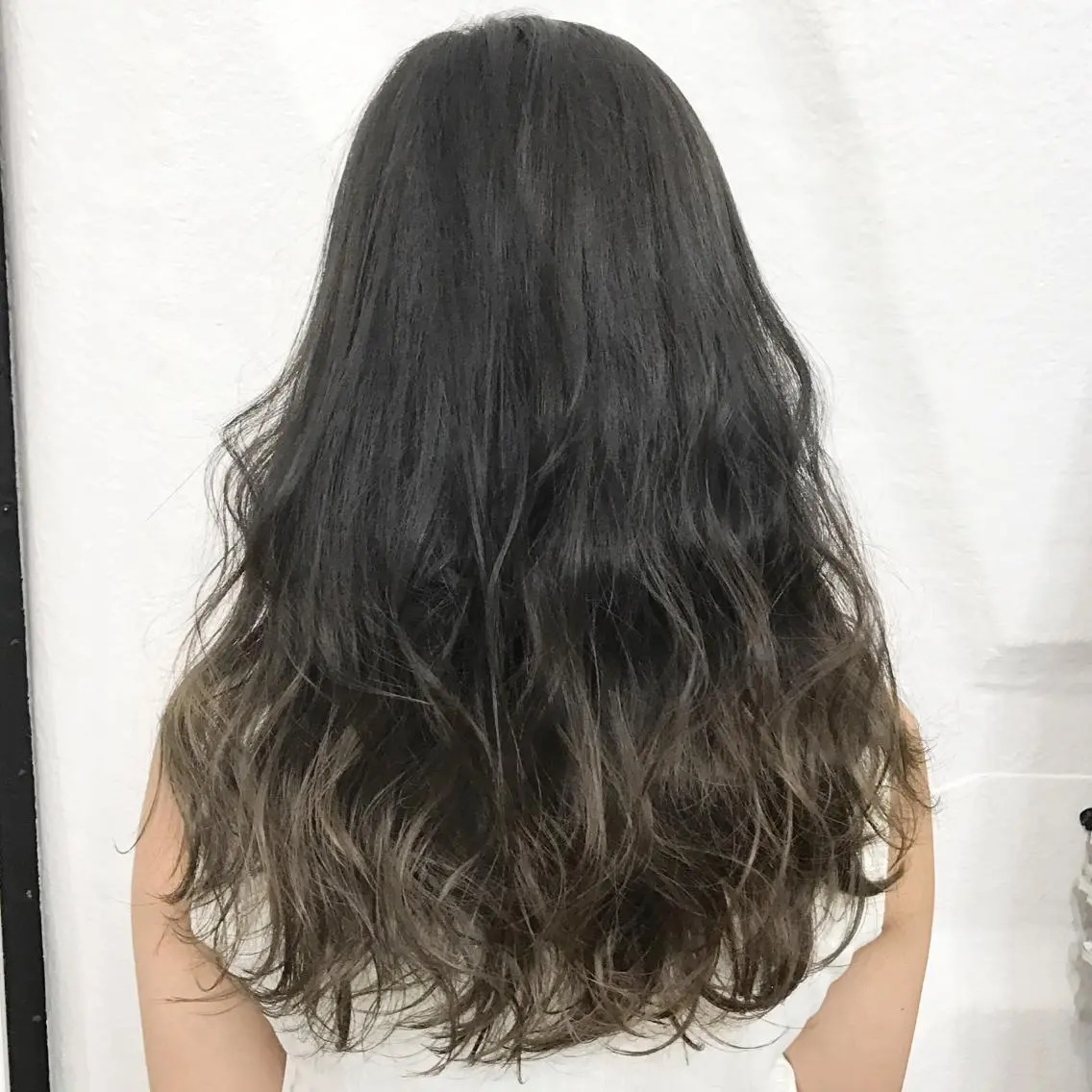 カラー アッシュ アッシュグレー アッシュグレージュ ブリーチ グラデーションカラー K-POP好き美容師 🇰🇷Kai.Yのヘアスタイル