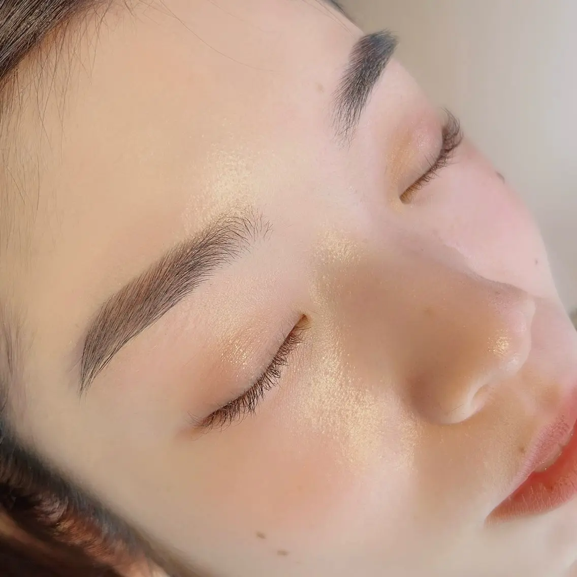 アイブロウ&額&口周り3点WAX脱毛【新宿】の写真