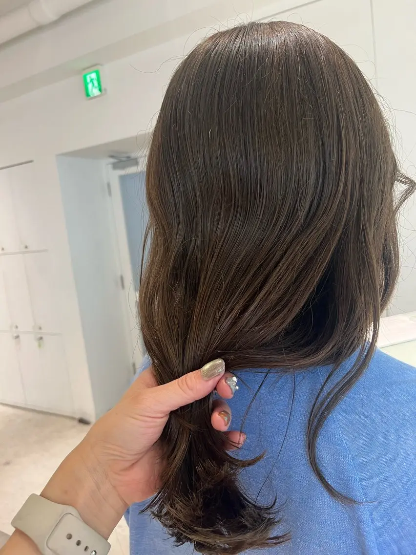 カラー 透明感カラー Louwe 小島のヘアスタイル