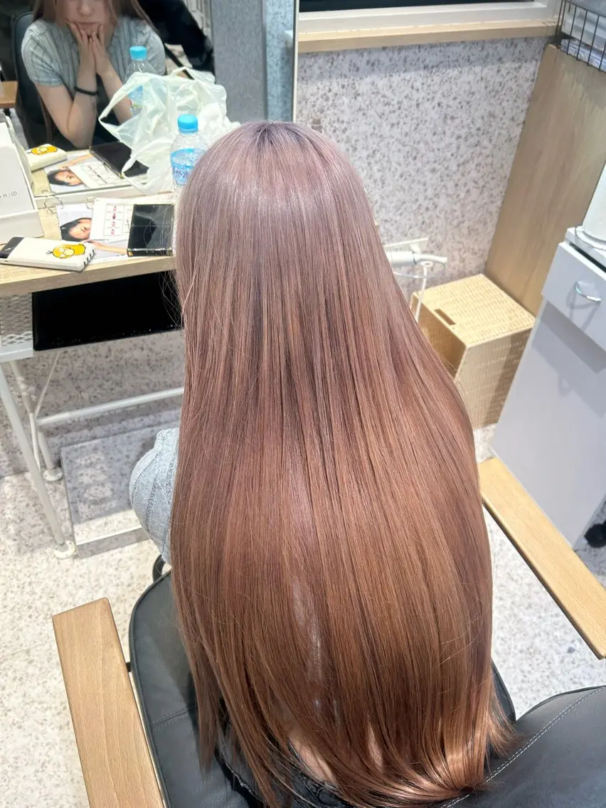 カラー ダブルカラー イヤリングカラー ハイトーンカラー インナーカラー 髪質改善 ヘアカラー トリートメント ♡ハイトーン★ ネイル/しの♡のヘアスタイル