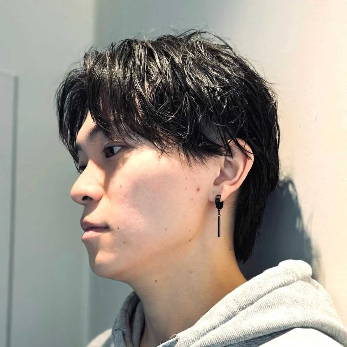 ショート パーマ メンズ センターパート メンズパーマ 刈り上げ ニュアンスパーマ カット パーマ ラフショート メンズパーマ 丸山のヘアスタイル