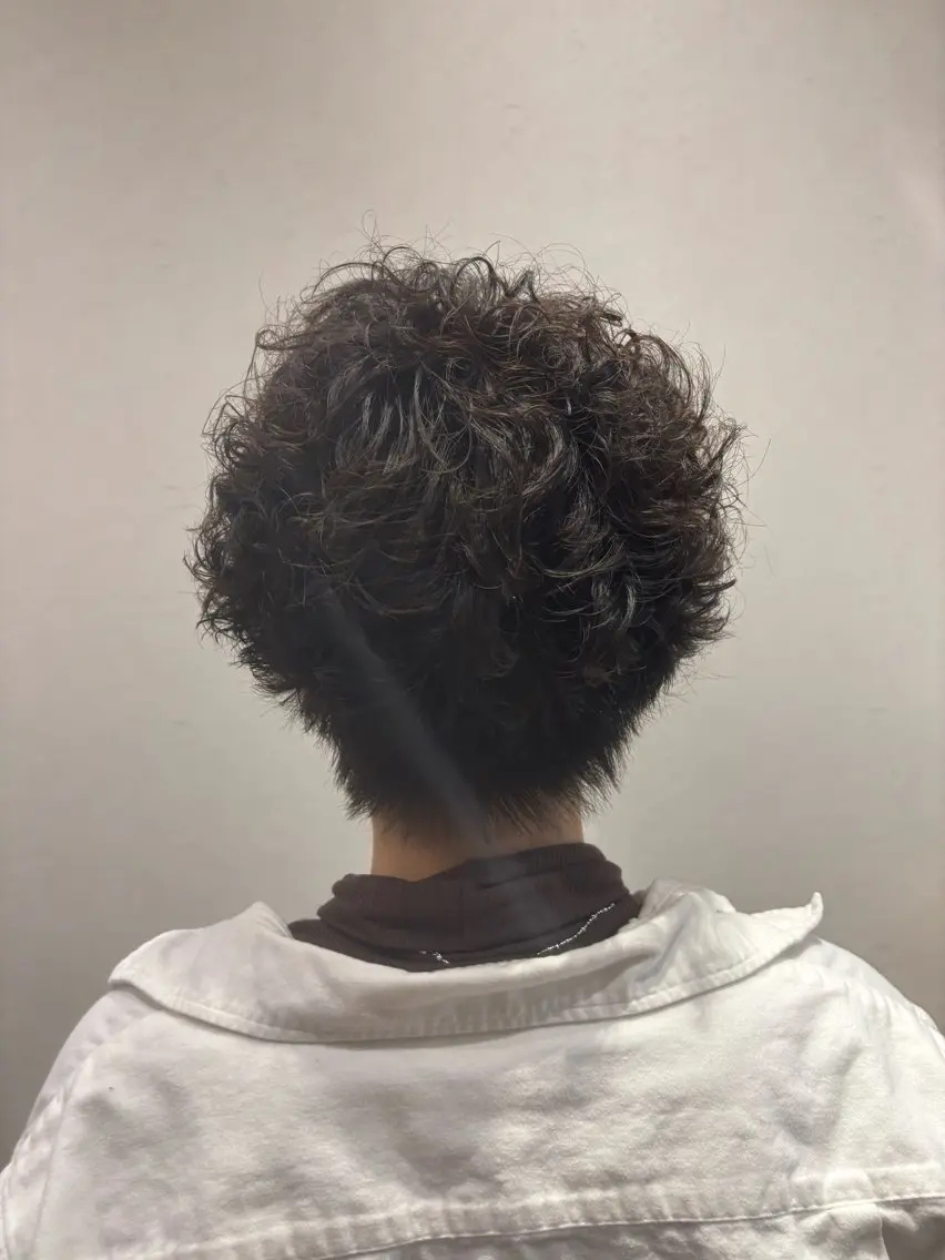 ショート パーマ 大塚 麻衣のヘアスタイル