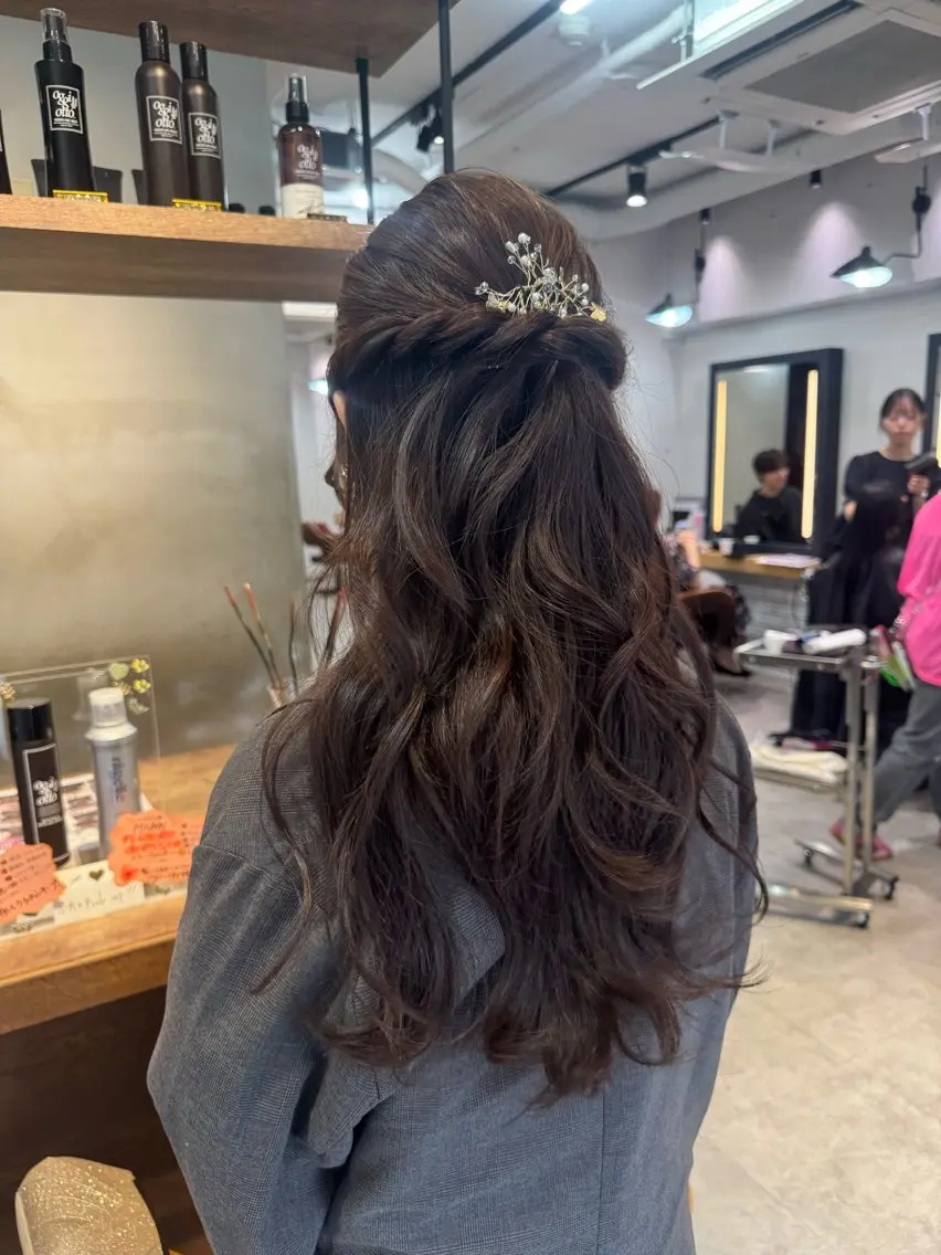 ロング ヘアアレンジ ハーフアップ ヘアセット red neo あいりのヘアスタイル