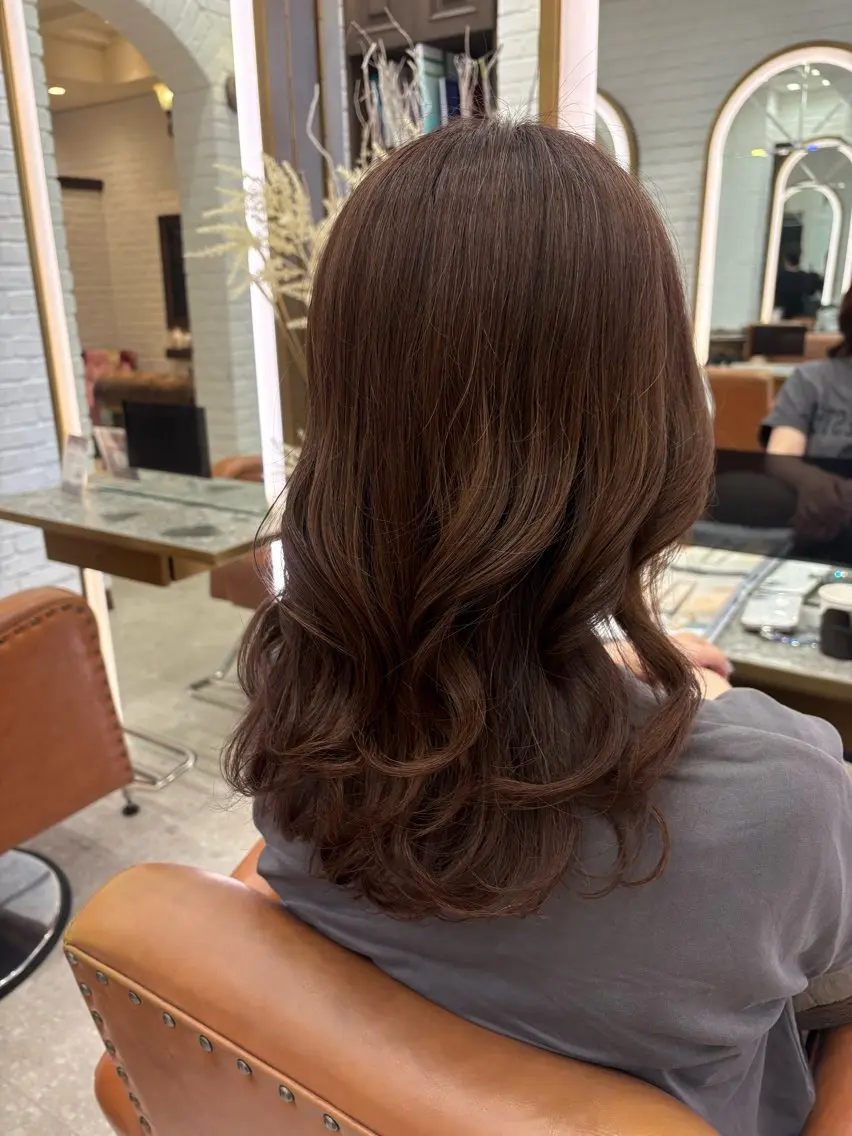 セミロング カラー ヘアカラー 湯浅 菜月のヘアスタイル