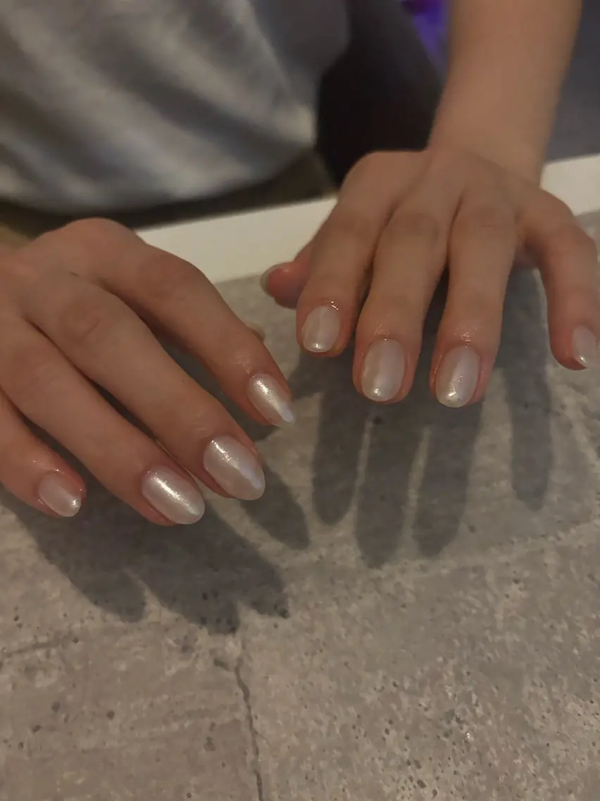 ネイル オーロラネイル ホワイト Piccolo nailのネイルデザイン