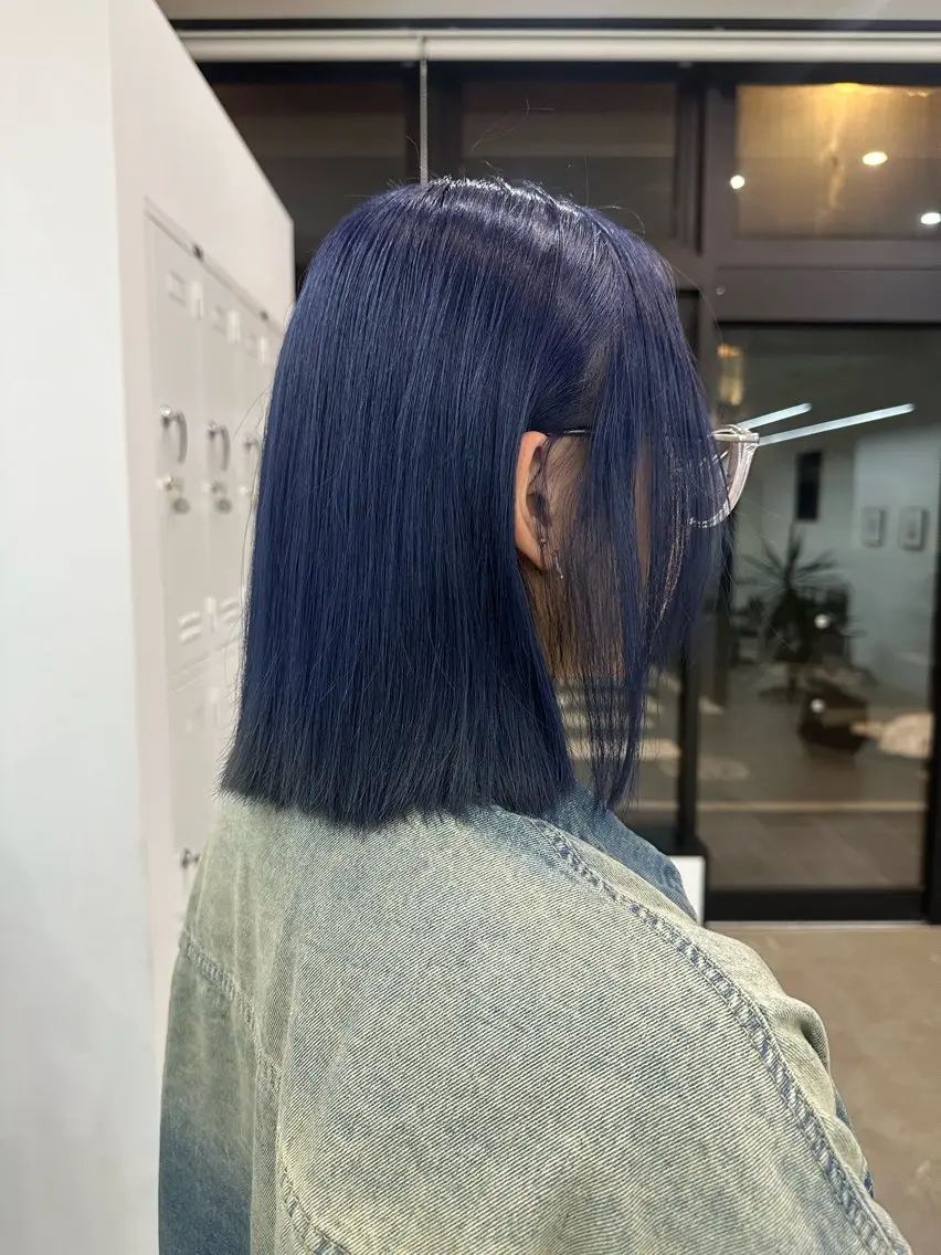 ショート カラー ブルーカラー ネイビーカラー YOSHINO AIKOのヘアスタイル
