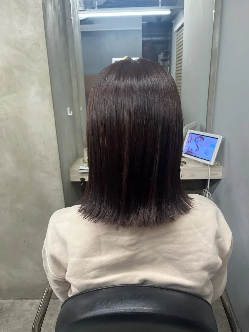 ミディアム カラー ✩.*Aise⟡.· 艶カラー🐈‍⬛🩶のヘアスタイル
