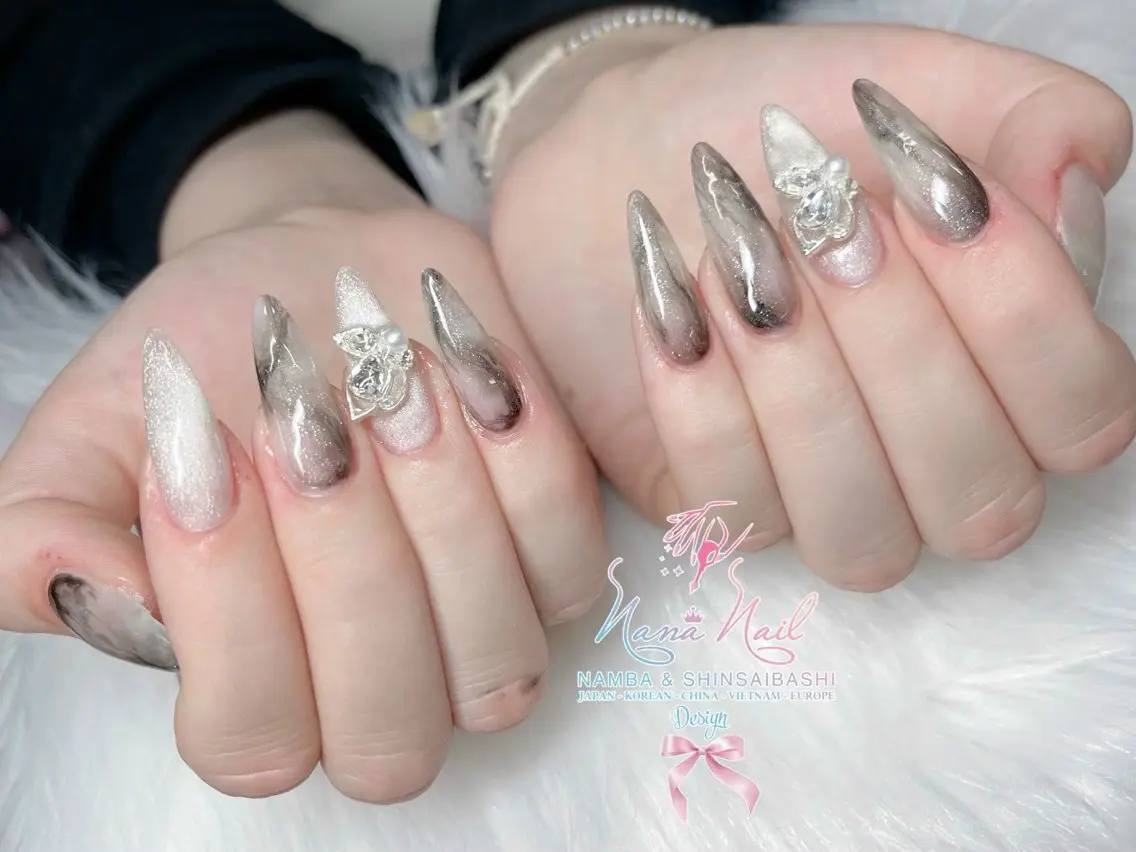 セミロング 韓国風ヘア クリスマス ハンドネイル Linanail Nambaのマツエク・マツパデザイン