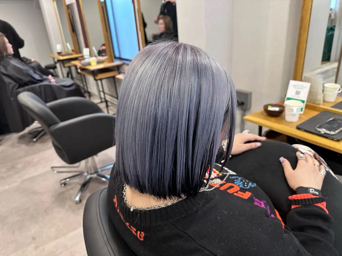 ショート カラー インナーカラー シルバー ホワイトシルバー 《髪質改善・縮毛矯正 /ブリーチ》坂本爽のヘアスタイル