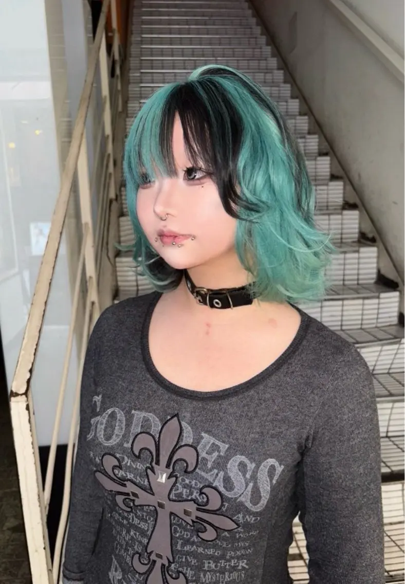 ショート カラー 黒髪 ブリーチ デザインカラー ミント ミントグリーン ヘアカラー 田所 煌斗のヘアスタイル