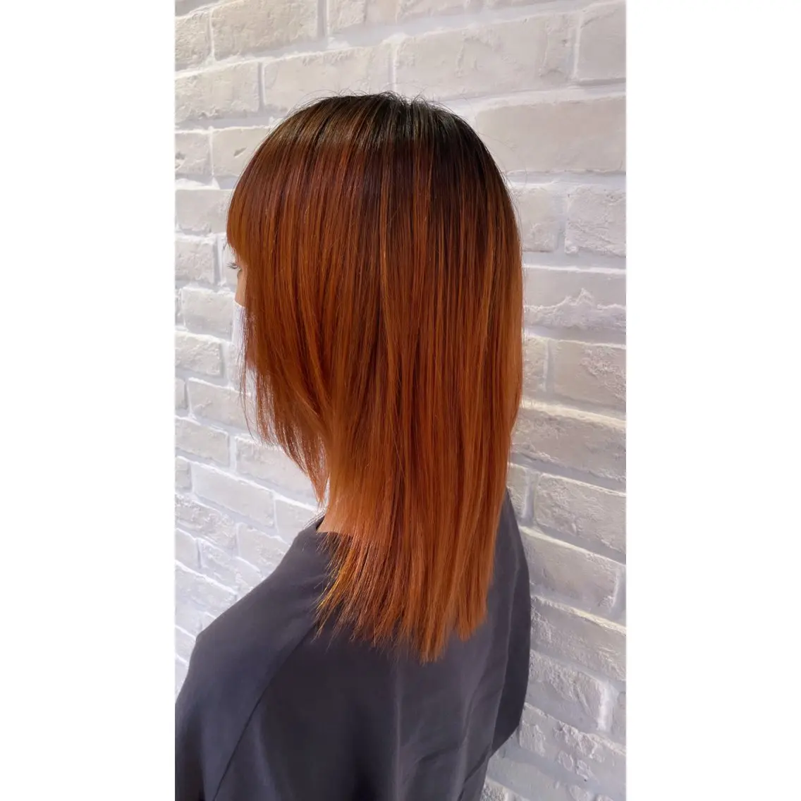 セミロング ヘアカラー アラキ レイナのヘアスタイル
