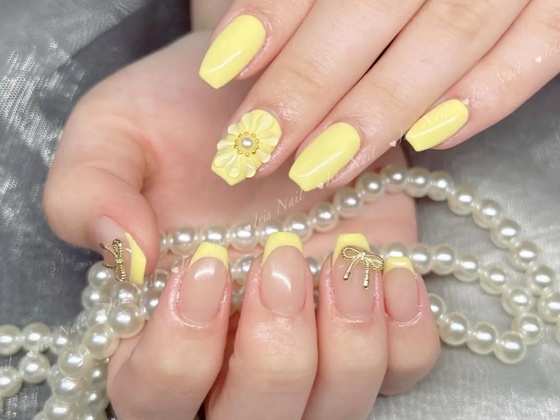 ネイル フレンチネイル 黄色 ハンドネイル ハンドケア 🍒IRIS Nail🌸のネイルデザイン
