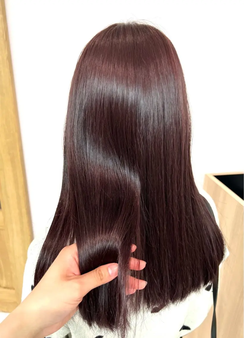 ロング カラー 小森聖奈 韓国風レイヤーカットのヘアスタイル