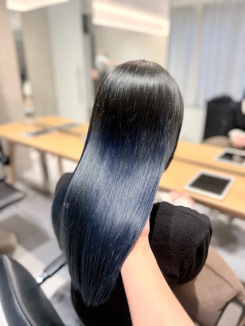 ロング カラー 黒髪 ブリーチ ブルーカラー ブルーブラック ブルーグレー ヘアカラー トリートメント ツヤ髪/透け感ヘア 💎Nokaのヘアスタイル