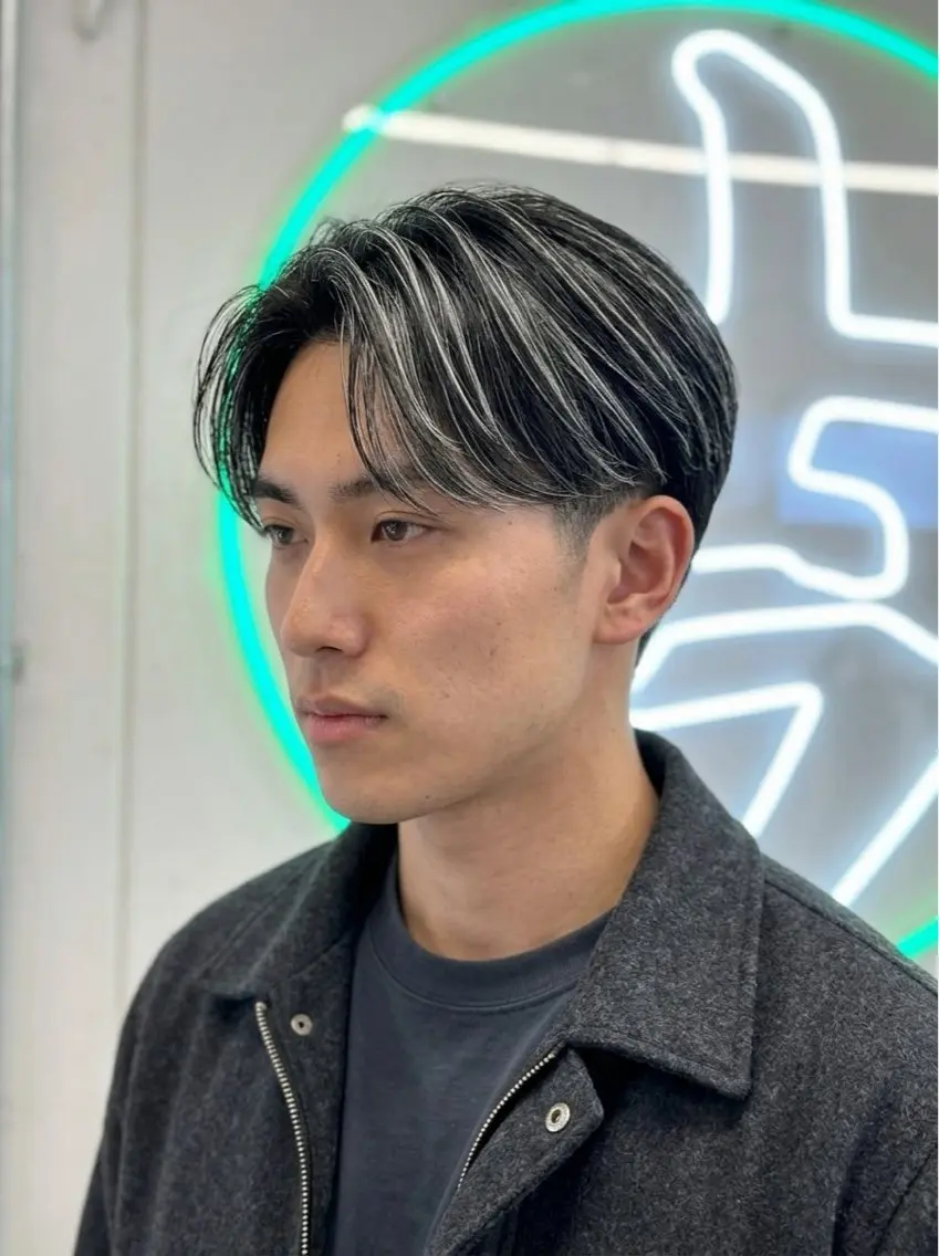 カラー パーマ メンズ アップバング メンズブリーチ メンズハイライト メンズ韓国風 メンズメッシュ カット ヘアカラー パーマ 浅草駅徒歩8分/ 久保 歩夢のヘアスタイル