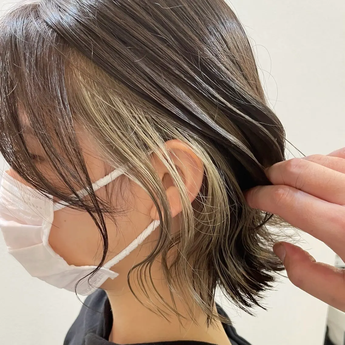 ミディアム カラー ベージュカラー ブルーカラー インナーカラー ピンクカラー 似合わせカット ショートボブ🦋廣瀬のヘアスタイル