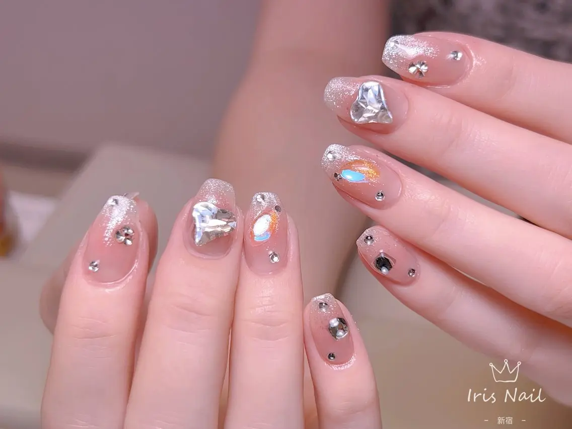 ネイル フレンチネイル ジェルネイル グラデーション 韓国ネイル マグネットネイル ハンドネイル 【長さ出し】 IRIS NAILのネイルデザイン