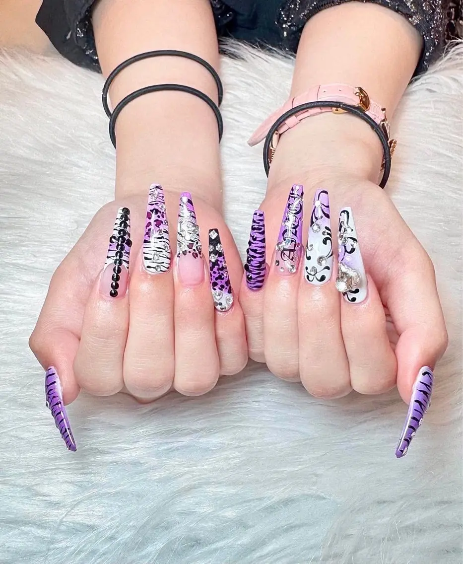ネイル アートネイル ジェルネイル 韓国ネイル ニュアンスネイル ワンカラーネイル ハンドネイル Queen Nail Salonのネイルデザイン