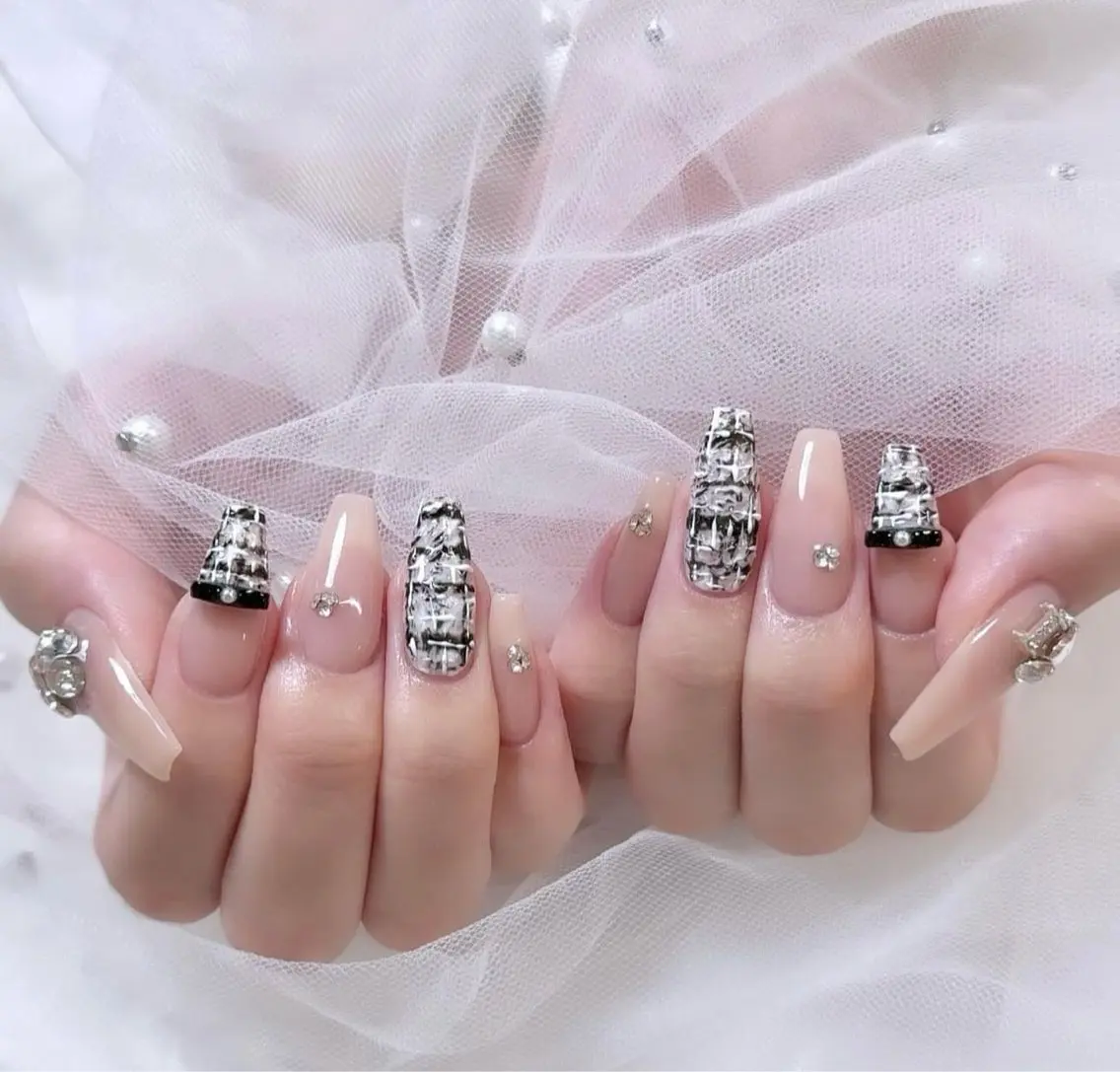 ネイル アートネイル グラデーション キラキラネイル ニュアンスネイル オフィスネイル Jenn Nail Salonのネイルデザイン