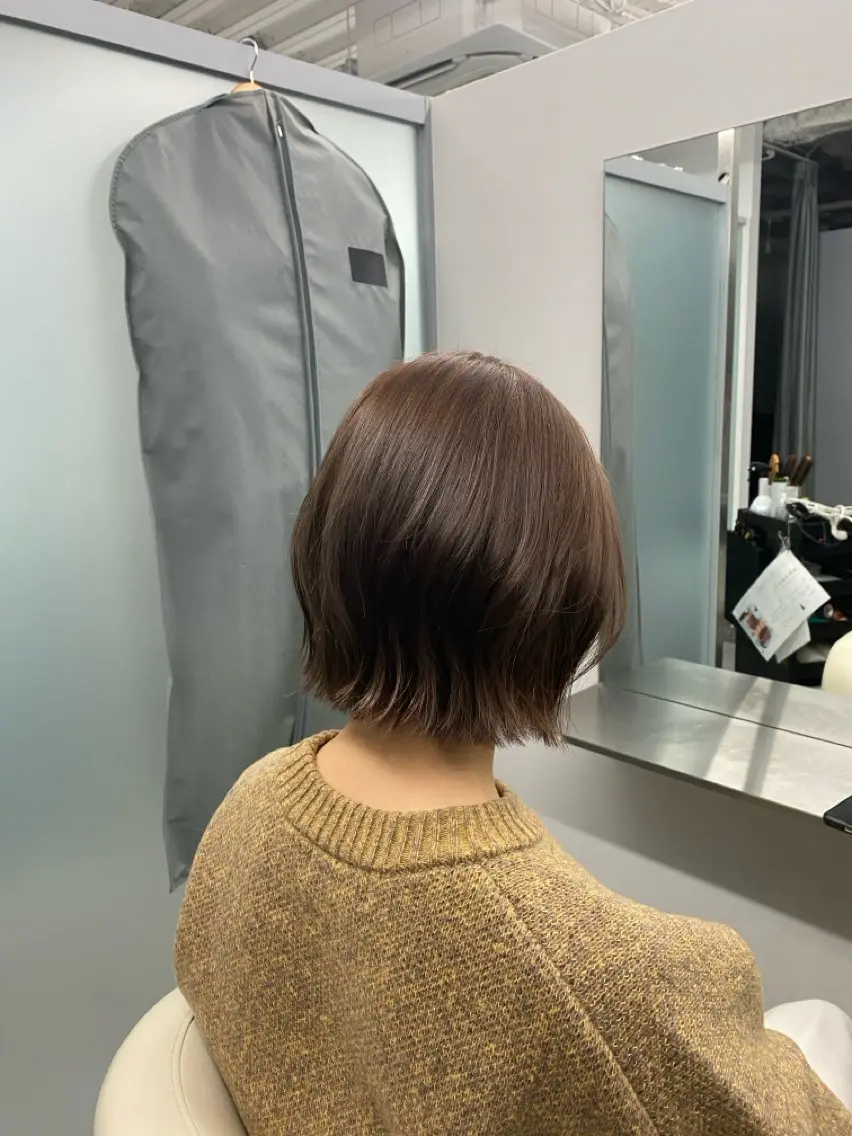 ショート カラー ベージュカラー ブリーチ ブラウンカラー ブラウンベージュ 透明感カラー 江坂トレンド韓国風 髪質改善shinoのヘアスタイル