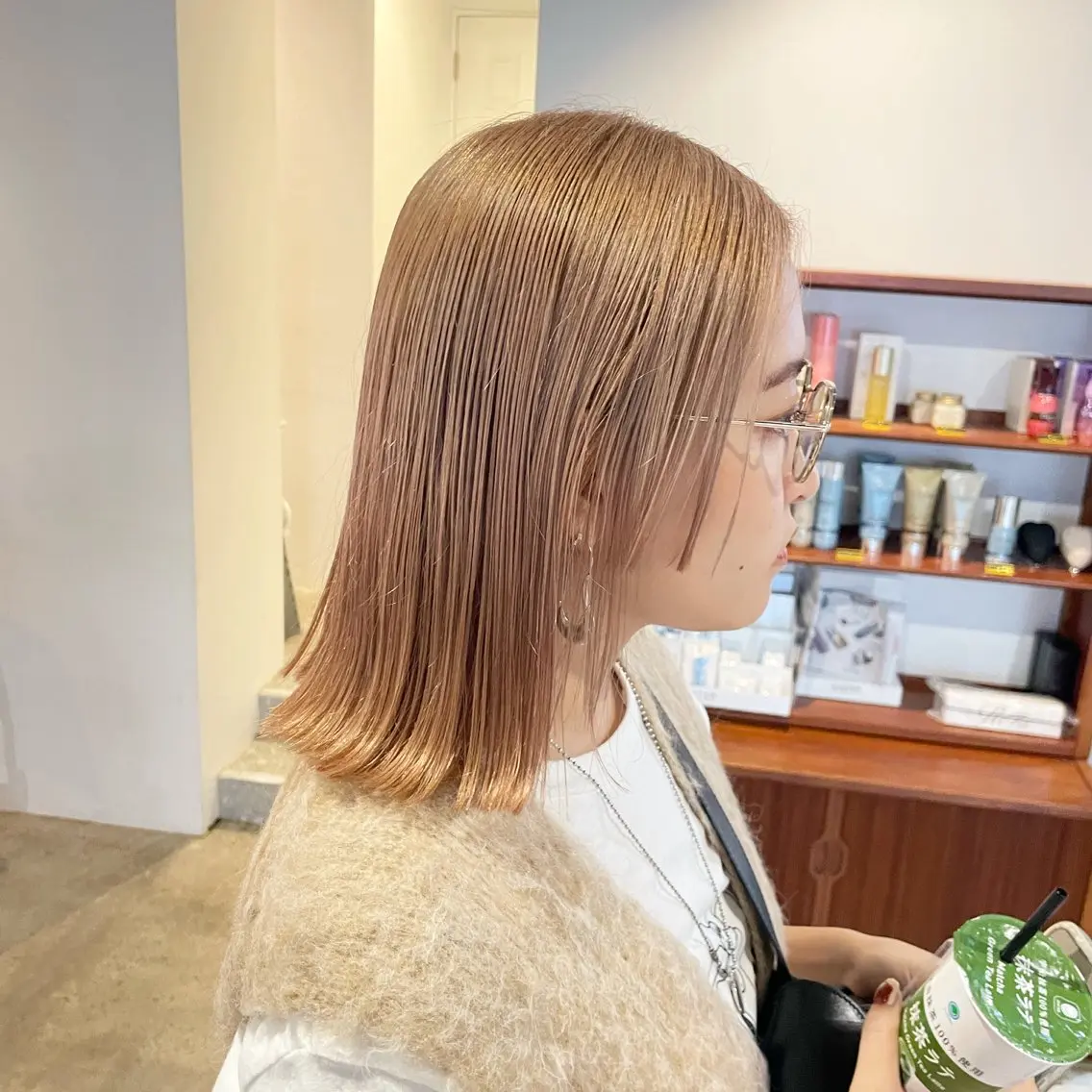ミディアム カラー ベージュカラー ブリーチ サイドバング カット ヘアカラー Takuma Suzuki中目黒のヘアスタイル