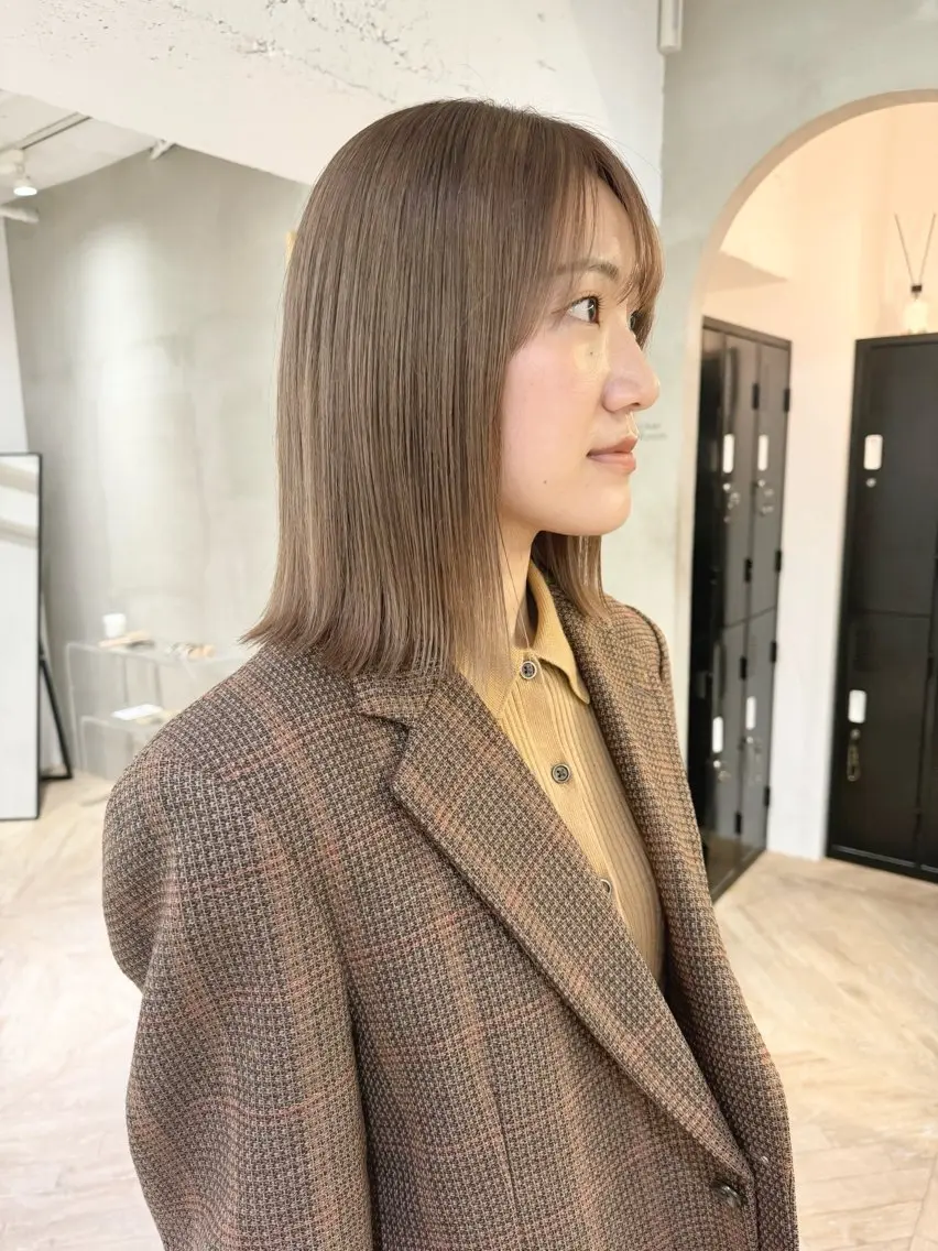 ミディアム カラー ベージュカラー ダブルカラー イヤリングカラー イルミナカラー ミルクティーベージュ ヘアカラー トリートメント ボブ/縮毛矯正 🌟梅田盛一🌟のヘアスタイル