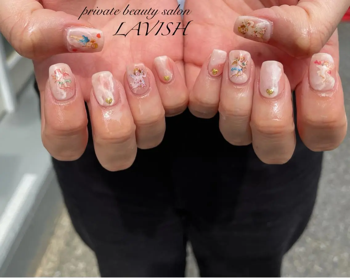 ネイル LAVISH 大和店 emi・:*+のネイルデザイン