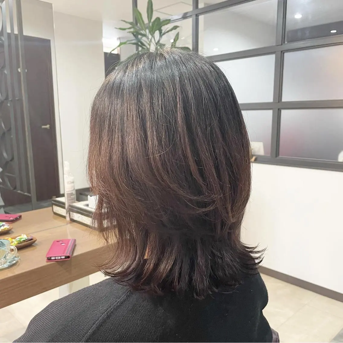 ミディアム くびれヘア くびれレイヤー レイヤーカット SOL .✂︎ 松永李帆のヘアスタイル