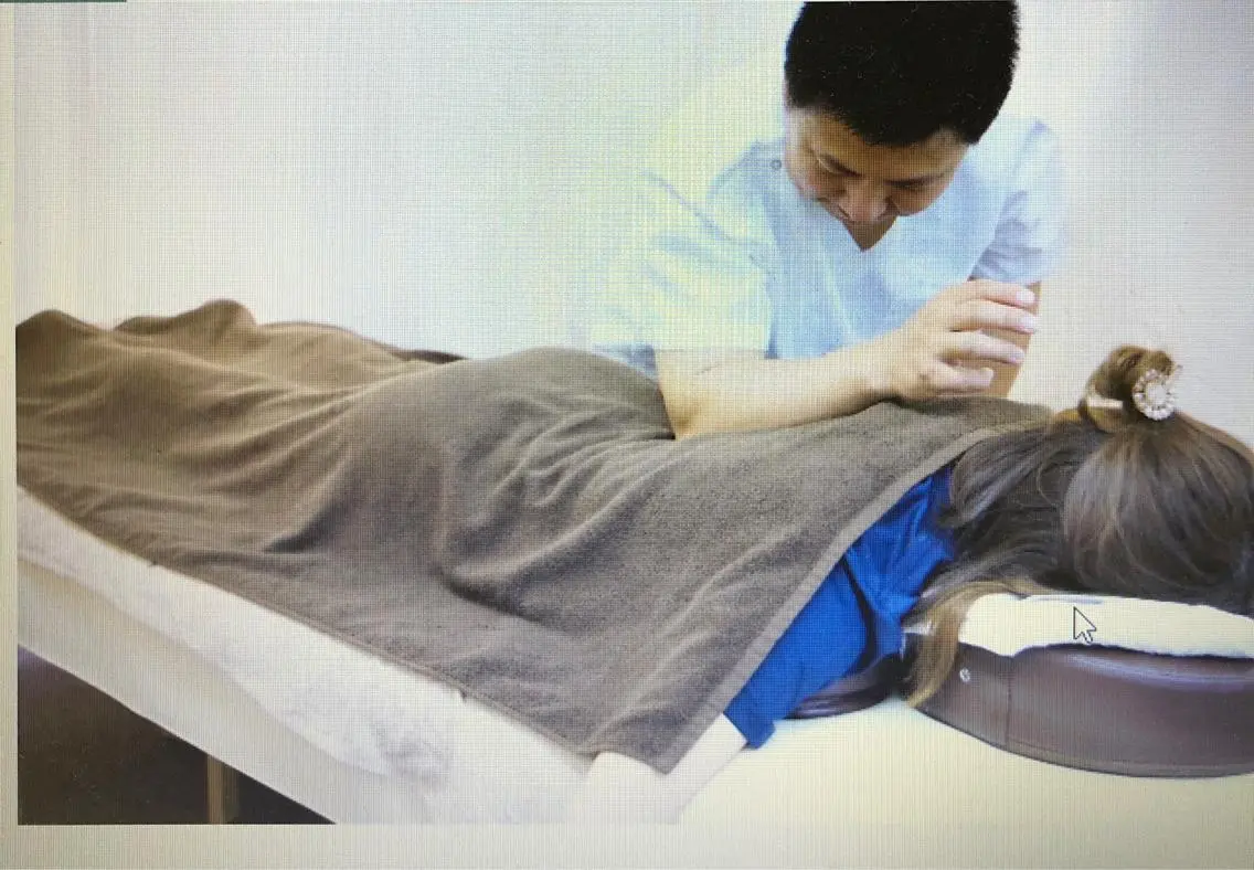 本格整体！部分集中（首・肩・腰をどっれか)クイック改善コース30分2500円です。の写真