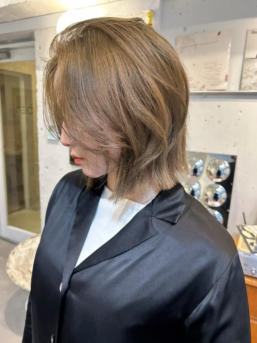 ミディアム ヘアカラー 綺星 ハイトーン/デザインのヘアスタイル