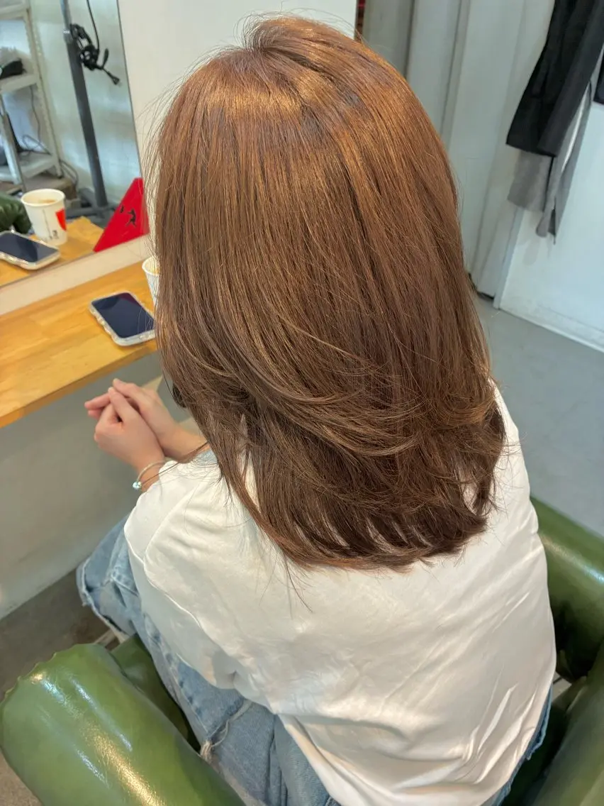 ミディアム カット ヘアカラー トリートメント 安村 葵稀のヘアスタイル