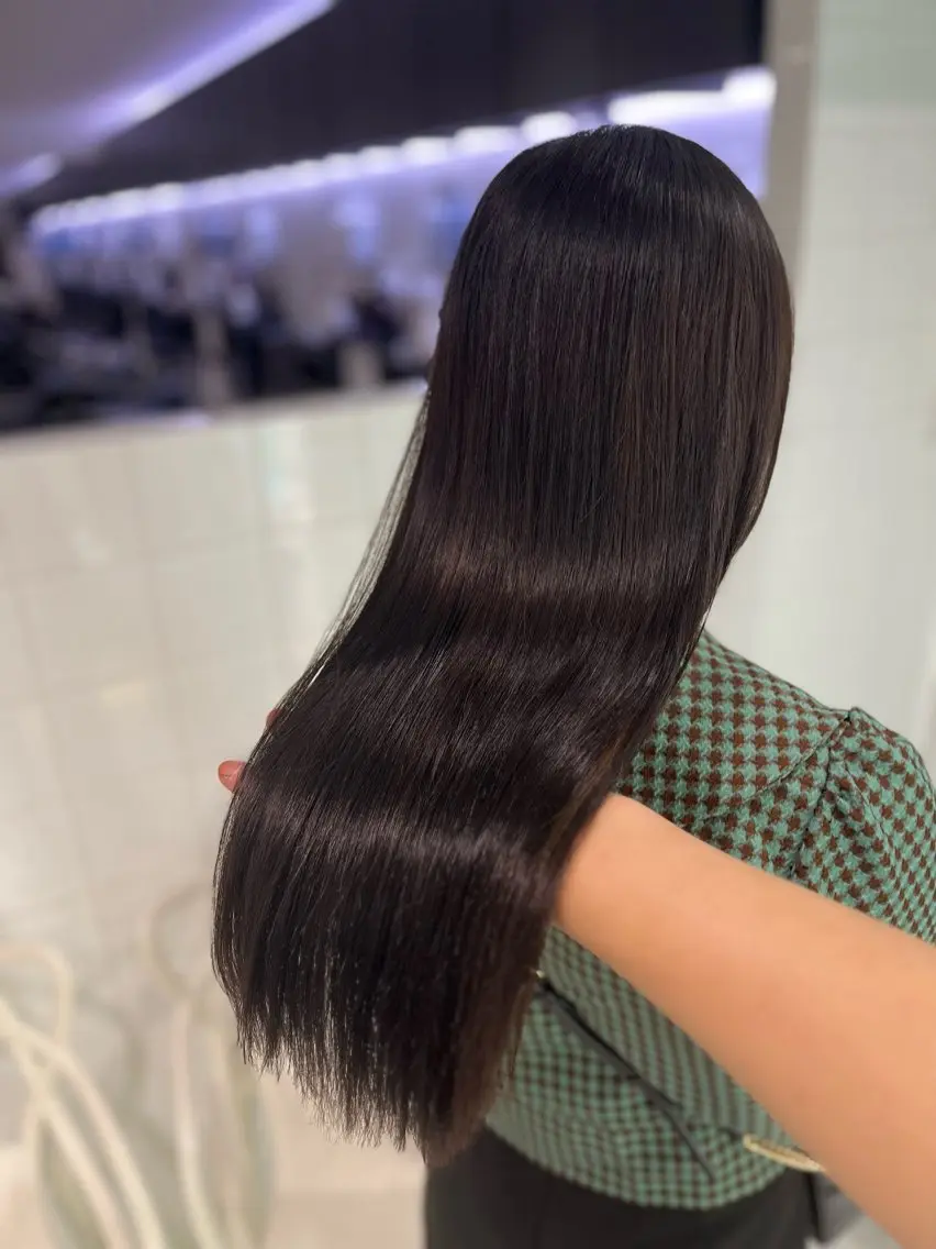 ロング カラー ハイトーンカラー 🦄レイヤーカットのヘアスタイル