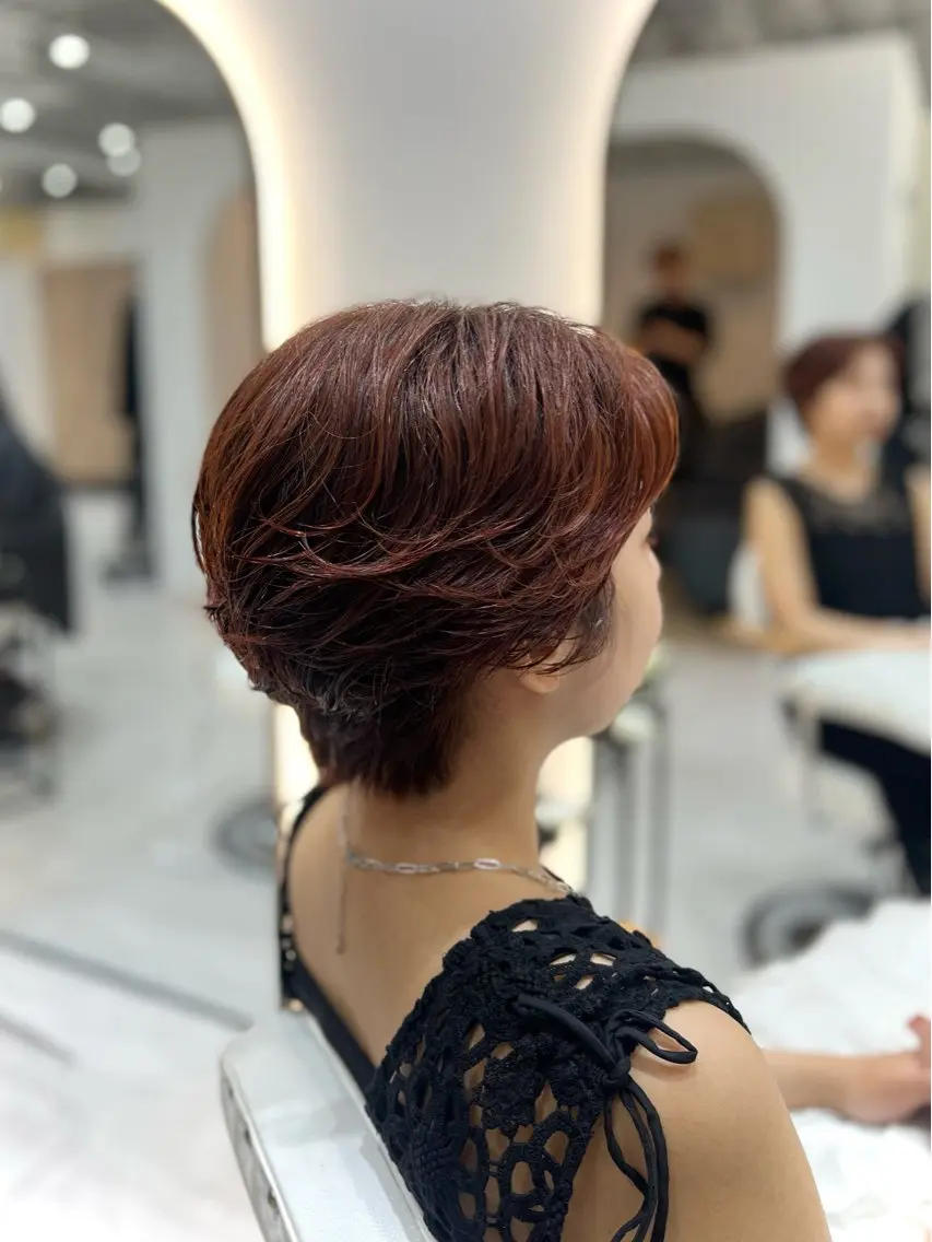 ショート カラー Zina aimiのヘアスタイル