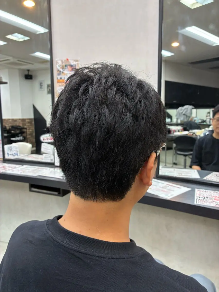 メンズ 刈り上げ カット 平岡 万依のヘアスタイル