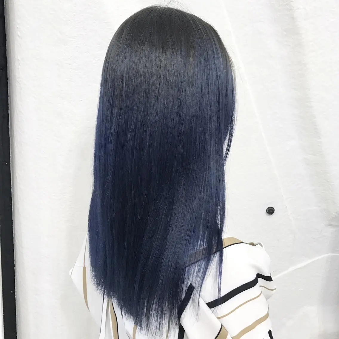 カラー ブリーチ ブルーカラー グラデーションカラー K-POP好き美容師 🇰🇷Kai.Yのヘアスタイル