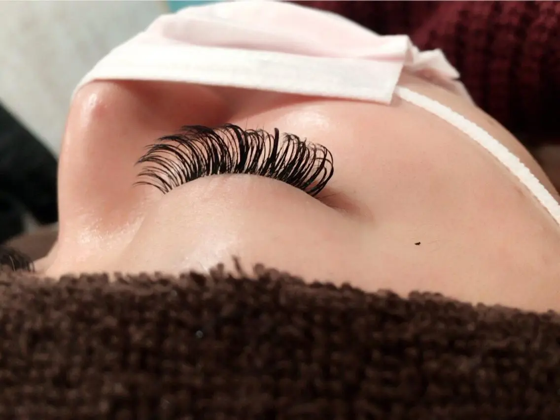 マツエク・マツパ 中村 眞歩のヘアスタイル
