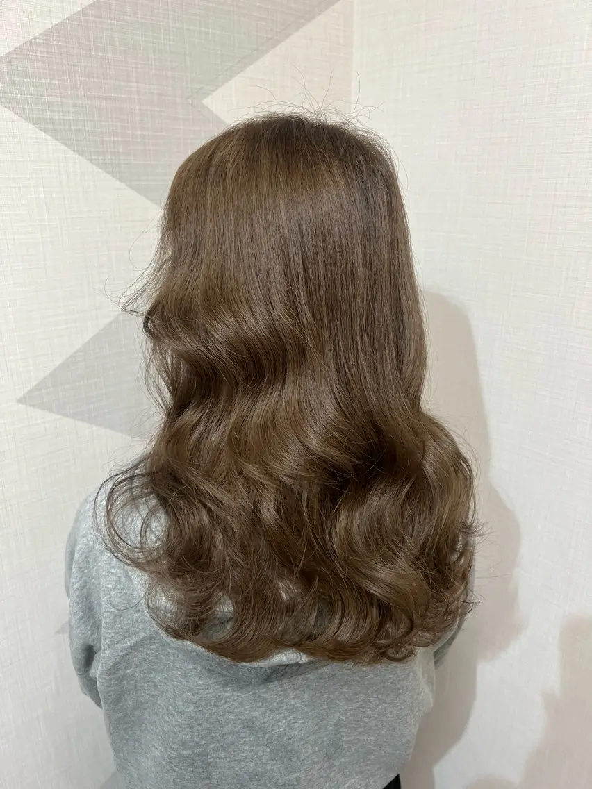 ロング カラー アディクシーカラー ブリーチ 透明感カラー ダブルカラー グレージュ ヘアカラー 吉野 瑳桜のヘアスタイル