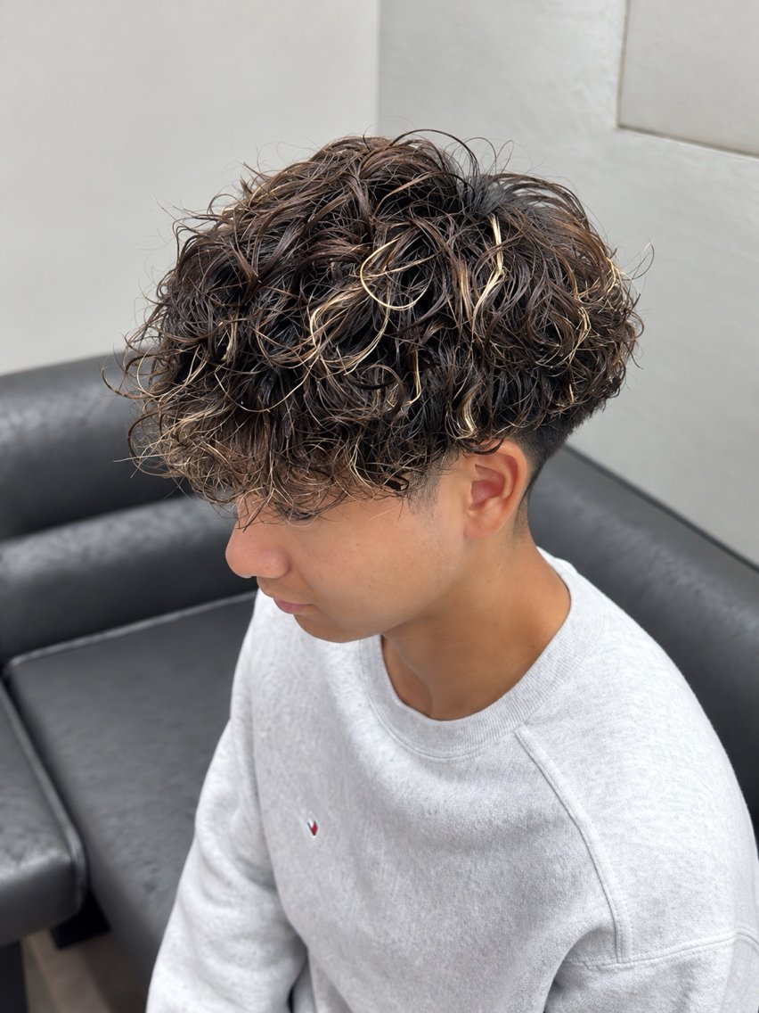 ミディアム カット ヘアカラー パーマ メンズ特化LIBER 山口あこのヘアスタイル