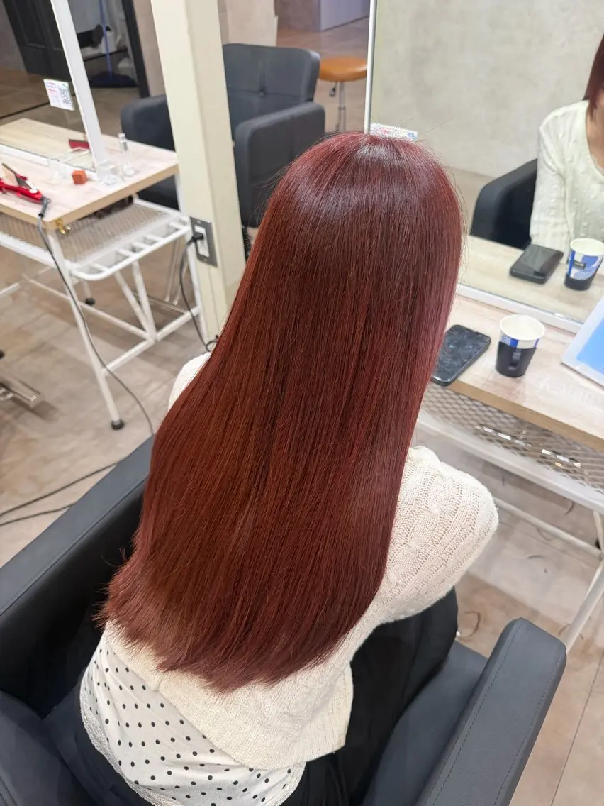 ロング カラー レッドカラー カット ヘアカラー 上田 愛菜のヘアスタイル