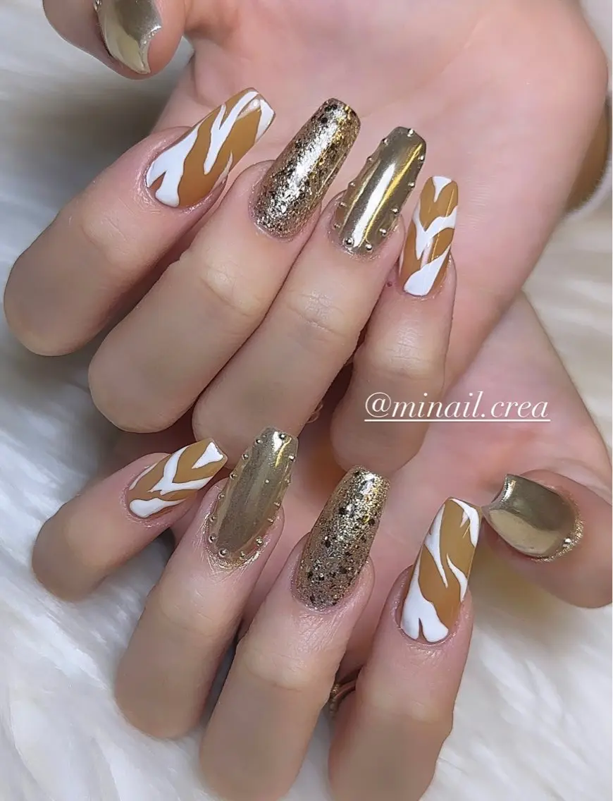 ネイル アニマル柄 ブラウン キラキラネイル ロングネイル スカルプネイル CReA nailのネイルデザイン