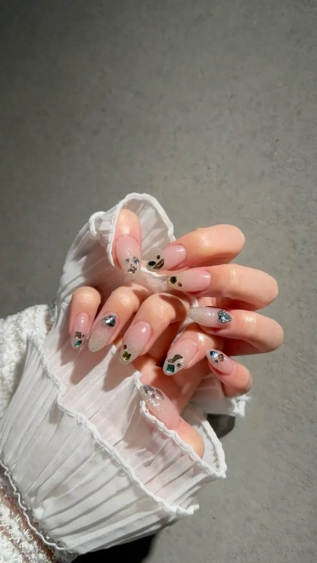 ネイル I-nailロング /ワンホン/キラキラのネイルデザイン