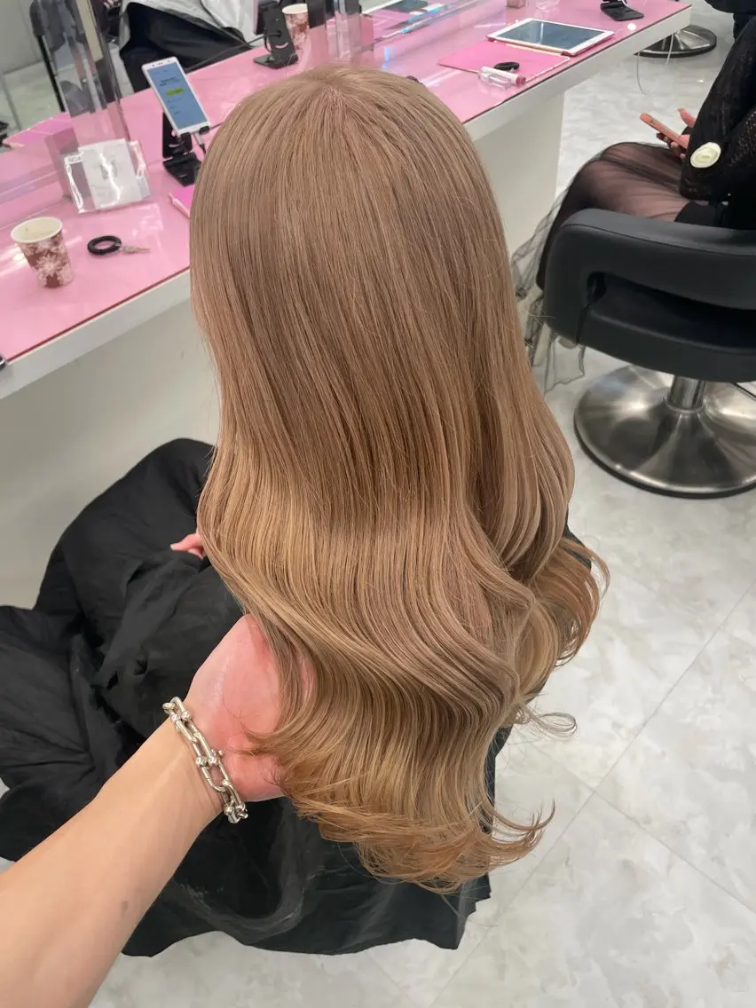 セミロング カラー ヘアカラー トリートメント 🌟ハイトーン原宿美 容師TAKAKI🌟のヘアスタイル